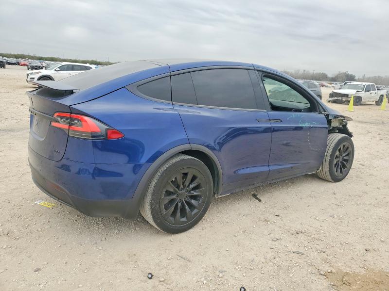 Продаж на аукціоні авто 2017 Tesla Model X, vin: 5YJXCAE27HF076740, номер лоту: 73695125