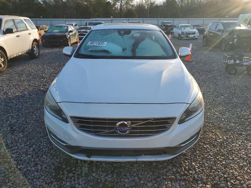 2017 Volvo S60 მანქანა იყიდება აუქციონზე, vin: LYV402HK7HB133243, აუქციონის ნომერი: 98212635
