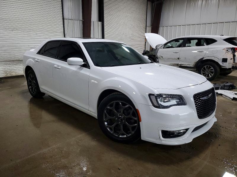 Продажа на аукционе авто 2018 Chrysler 300, vin: 2C3CCAGGXJH149515, номер лота: 72392595