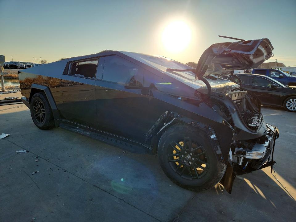 72872395 :رقم المزاد ، 7G2CEHED3SA078604 vin ، 2025 Tesla Cybertruck مزاد بيع