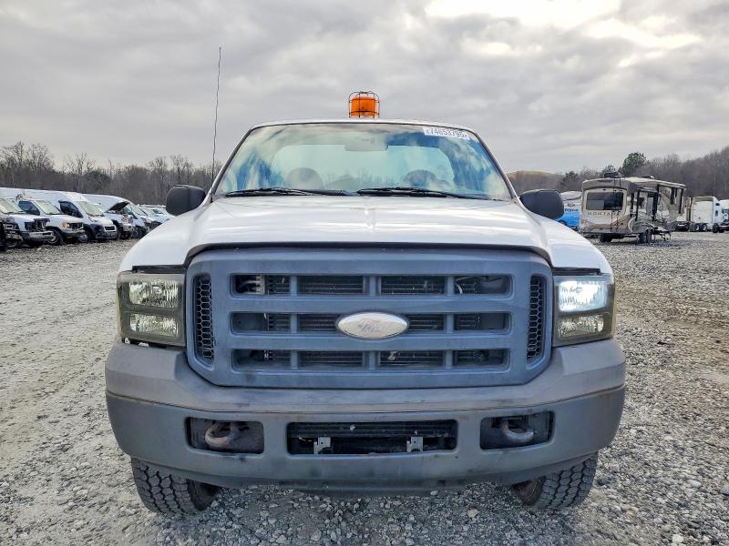 74653795 :رقم المزاد ، 1FTWF31505ED06811 vin ، 2005 Ford F350 Srw S مزاد بيع