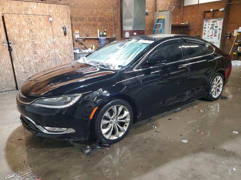 73031335 :رقم المزاد ، 1C3CCCEG5FN512686 vin ، 2015 Chrysler 200 مزاد بيع