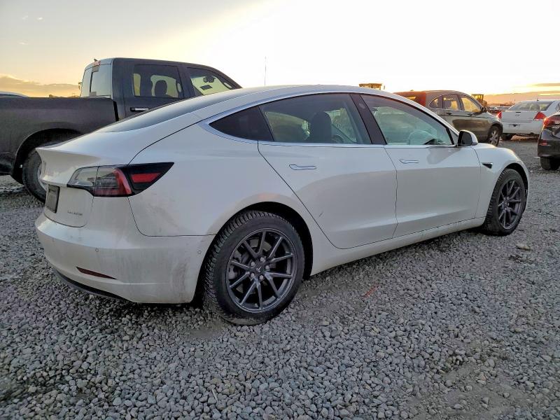 Продажа на аукционе авто 2019 Tesla Model 3, vin: 5YJ3E1EB8KF510647, номер лота: 74923075