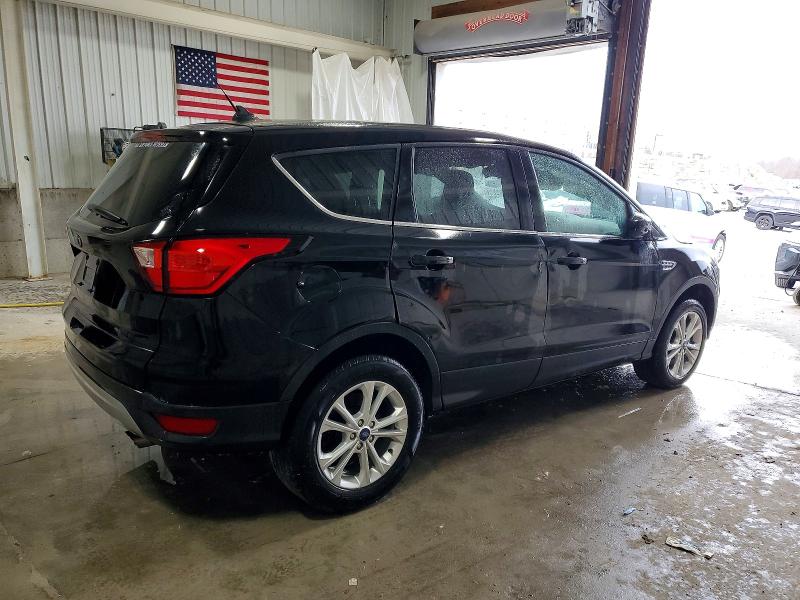 72894635 :رقم المزاد ، 1FMCU9GD2KUB38435 vin ، 2019 Ford Escape Se مزاد بيع