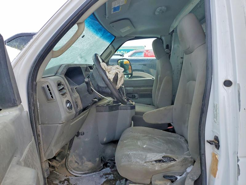 42025156 :رقم المزاد ، 1FDWE4F68JDC32656 vin ، 2018 Ford Econoline مزاد بيع