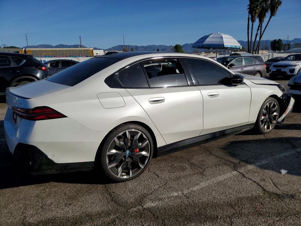 74911045 :رقم المزاد ، WBY43FK00RCR91509 vin ، 2024 Bmw I5 مزاد بيع