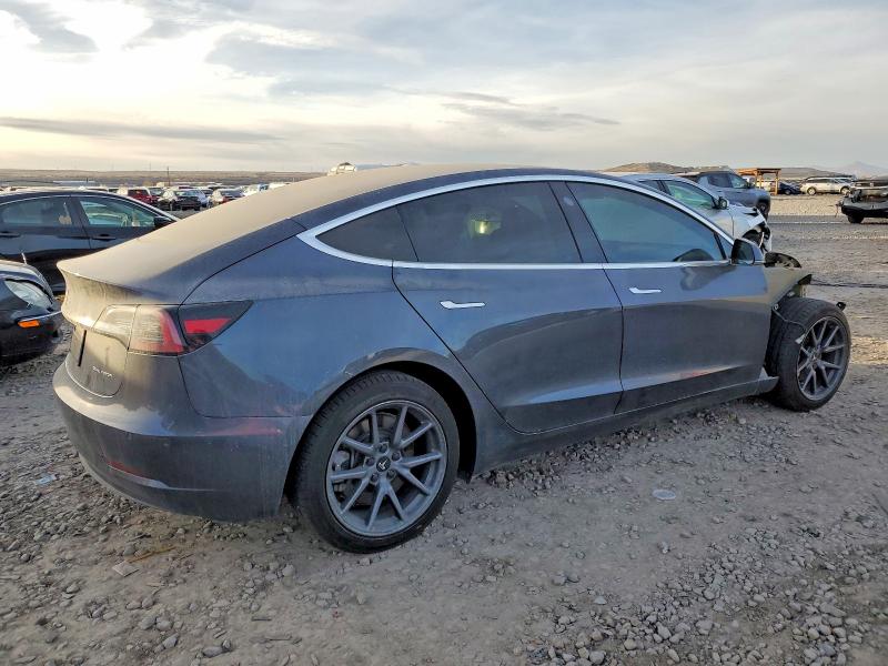 73330205 :رقم المزاد ، 5YJ3E1EB9KF451947 vin ، 2019 Tesla Model 3 مزاد بيع