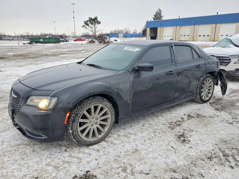 73497555 :رقم المزاد ، 2C3CCAAGXJH338450 vin ، 2018 Chrysler 300 مزاد بيع