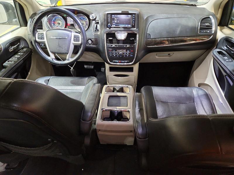 73303965 :رقم المزاد ، 2C4RC1CG5FR602775 vin ، 2015 Chrysler Town & Country مزاد بيع