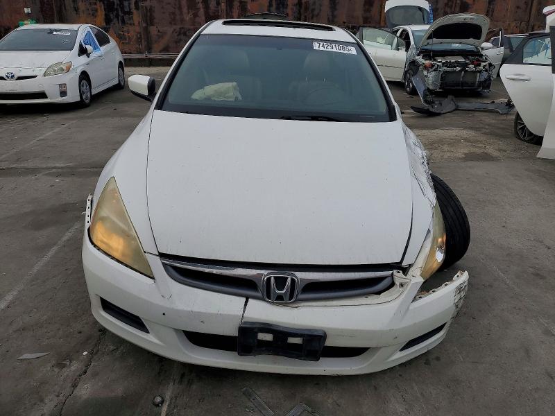 2006 Honda Accord მანქანა იყიდება აუქციონზე, vin: 1HGCM56826A123122, აუქციონის ნომერი: 74291085