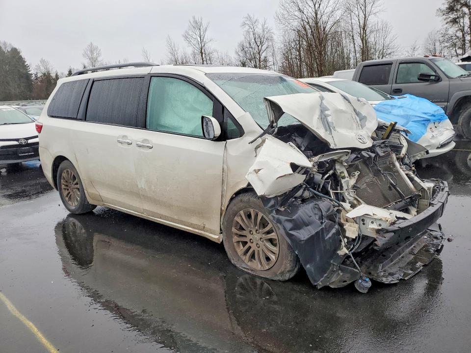 Продажа на аукционе авто 2017 Toyota Sienna, vin: 5TDYZ3DCXHS810324, номер лота: 75399075