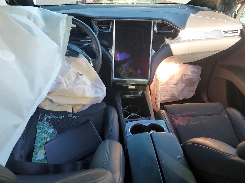 Продажа на аукционе авто 2017 Tesla Model X, vin: 5YJXCDE20HF074510, номер лота: 72489795