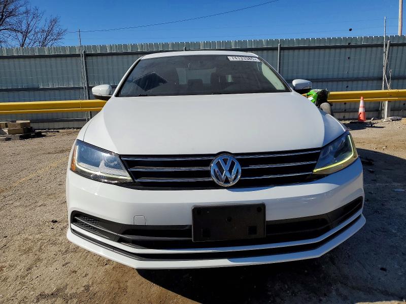 74133385 :رقم المزاد ، 3VWDB7AJXHM338619 vin ، 2017 Volkswagen Jetta مزاد بيع