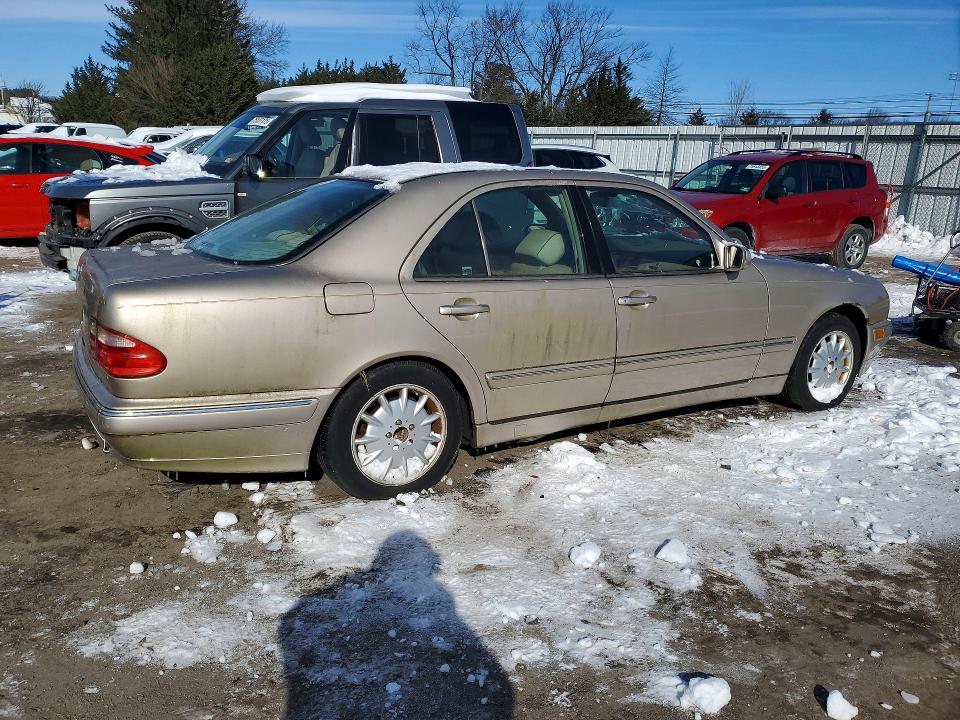 Auction sale of the 2000 Mercedes-benz E, vin: WDBJF65J1YB103059, lot number: 74820565