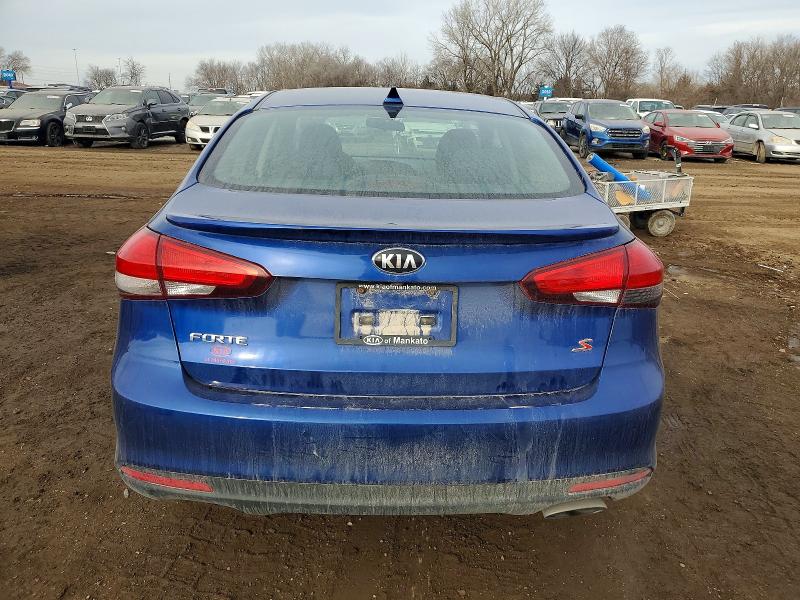 2017 Kia Forte მანქანა იყიდება აუქციონზე, vin: 3KPFL4A75HE111425, აუქციონის ნომერი: 99104325