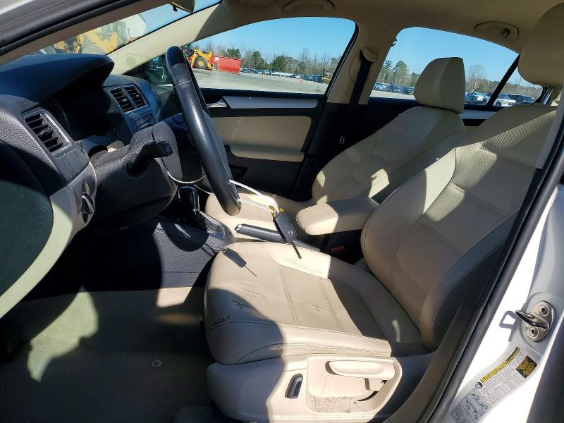 72939555 :رقم المزاد ، 3VWDP7AJ3DM429856 vin ، 2013 Volkswagen Jetta مزاد بيع