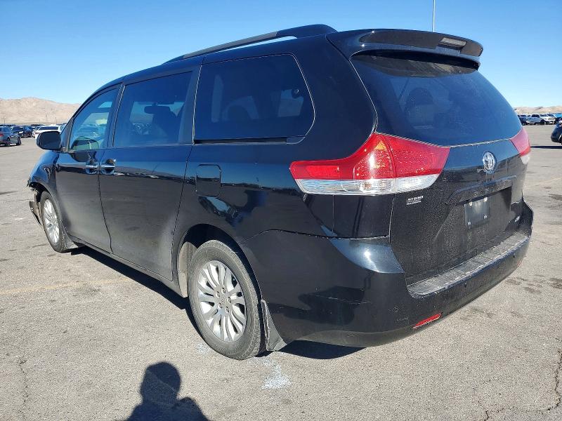 72915915 :رقم المزاد ، 5TDYK3DC4BS050306 vin ، 2011 Toyota Sienna مزاد بيع