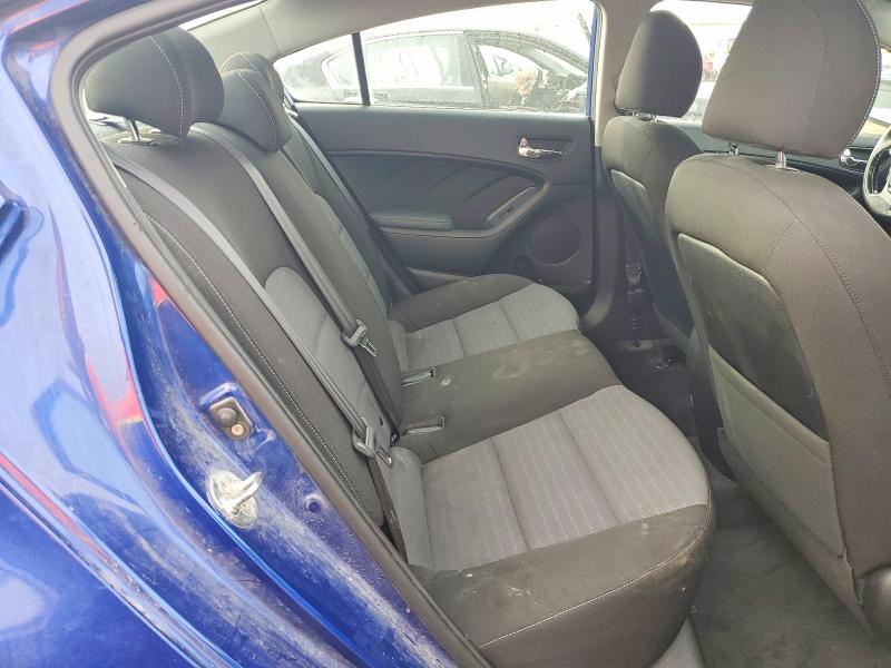 2017 Kia Forte მანქანა იყიდება აუქციონზე, vin: 3KPFL4A75HE111425, აუქციონის ნომერი: 99104325
