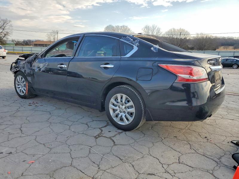 2015 Nissan Altima მანქანა იყიდება აუქციონზე, vin: 1N4AL3AP2FN335657, აუქციონის ნომერი: 66771756