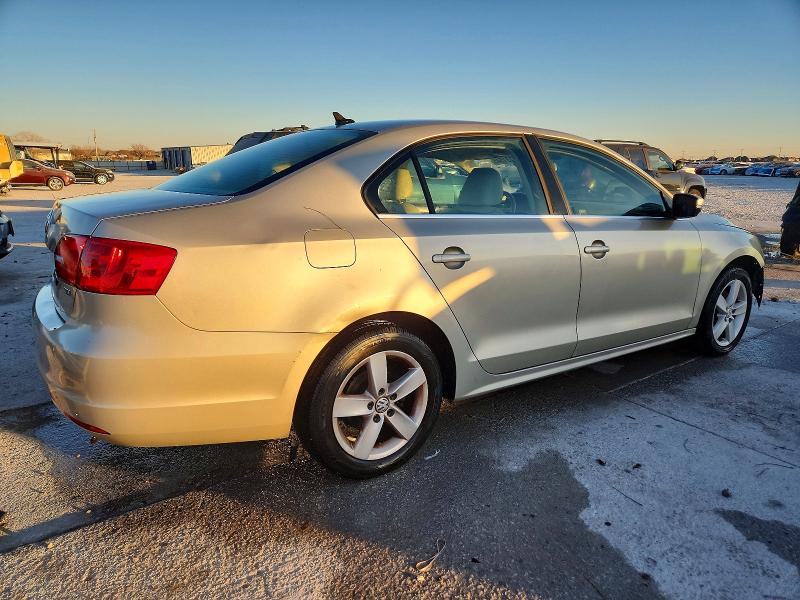 99131545 :رقم المزاد ، 3VWLL7AJ7DM248265 vin ، 2013 Volkswagen Jetta مزاد بيع