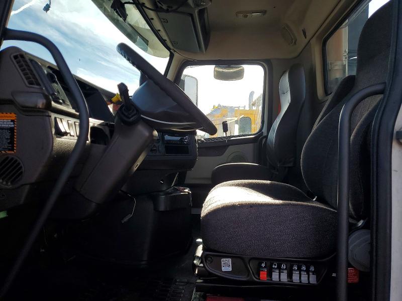 72864635 :رقم المزاد ، 4V4N39TG9HN987968 vin ، 2017 Volvo Vn Vnl مزاد بيع