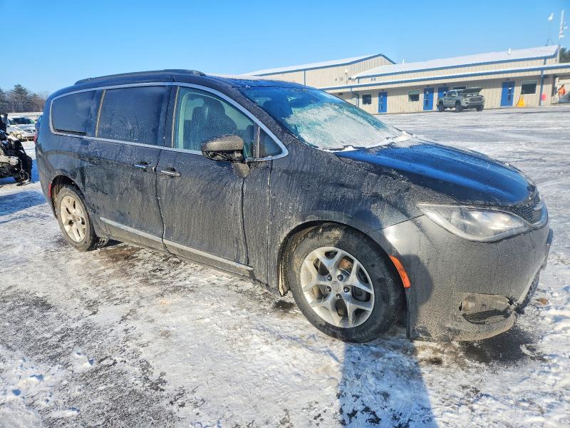 Продажа на аукционе авто 2017 Chrysler Pacifica, vin: 2C4RC1BGXHR610682, номер лота: 73646625