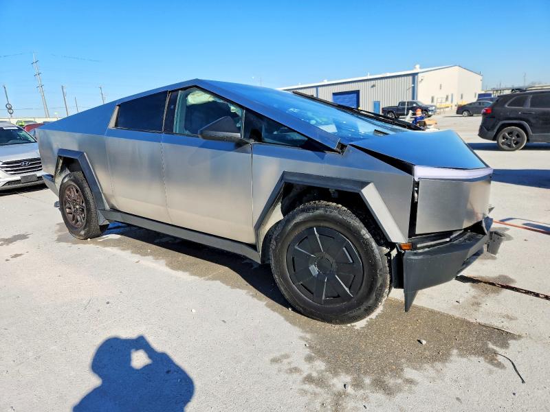 98957145 :رقم المزاد ، 7G2CEHED6RA040486 vin ، 2024 Tesla Cybertruck مزاد بيع