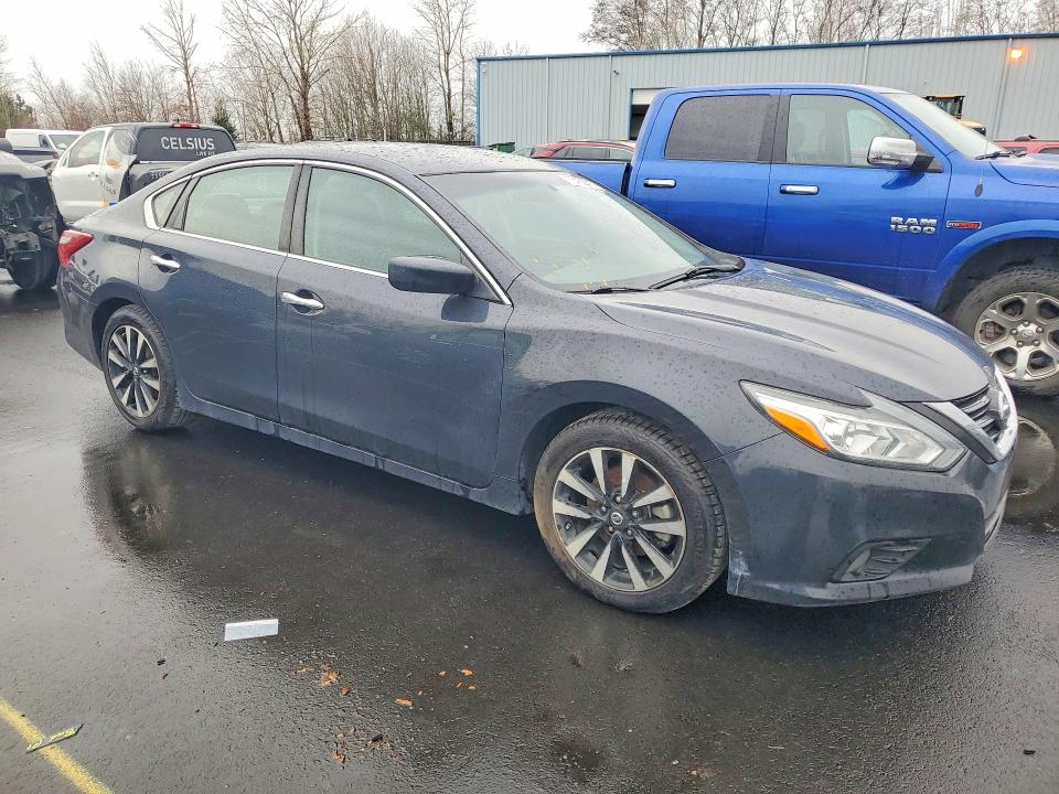75452215 :رقم المزاد ، 1N4AL3AP0JC277035 vin ، 2018 Nissan Altima مزاد بيع