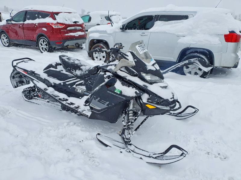 72699815 :رقم المزاد ، 2BPSUFKB3KV000010 vin ، 2019 Ski Doo Renegade مزاد بيع
