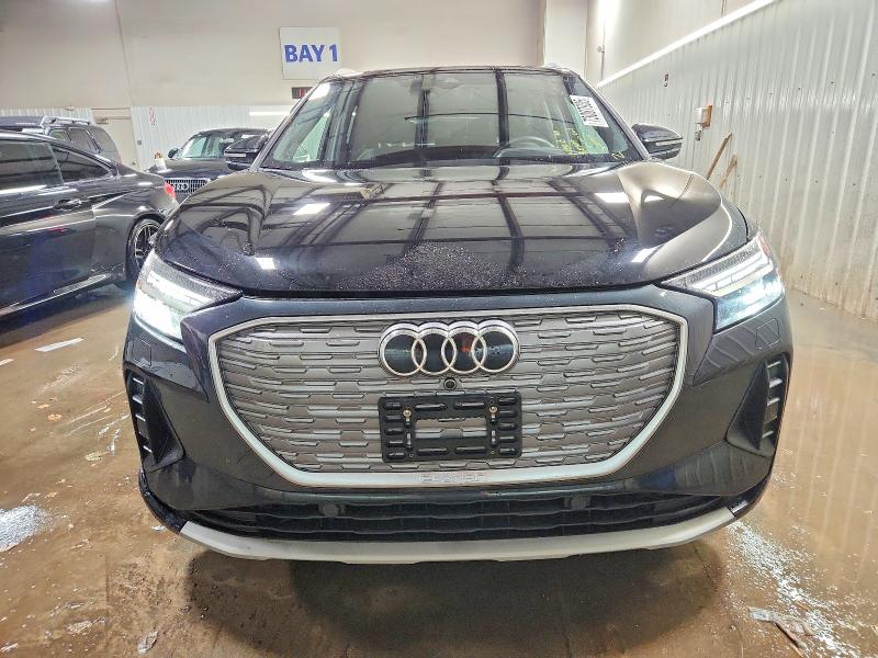 73087935 :رقم المزاد ، WA1J2BFZ8NP042084 vin ، 2022 Audi Q4 E-tron مزاد بيع