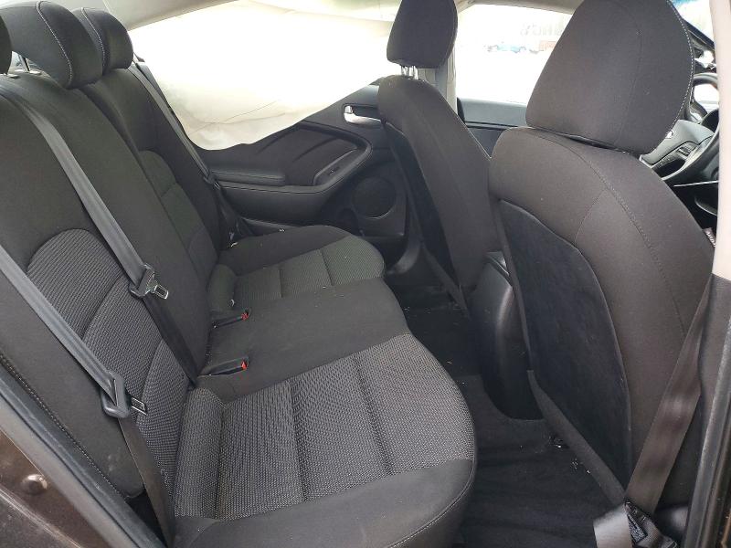 2018 Kia Forte მანქანა იყიდება აუქციონზე, vin: 3KPFK4A71JE212082, აუქციონის ნომერი: 73817505