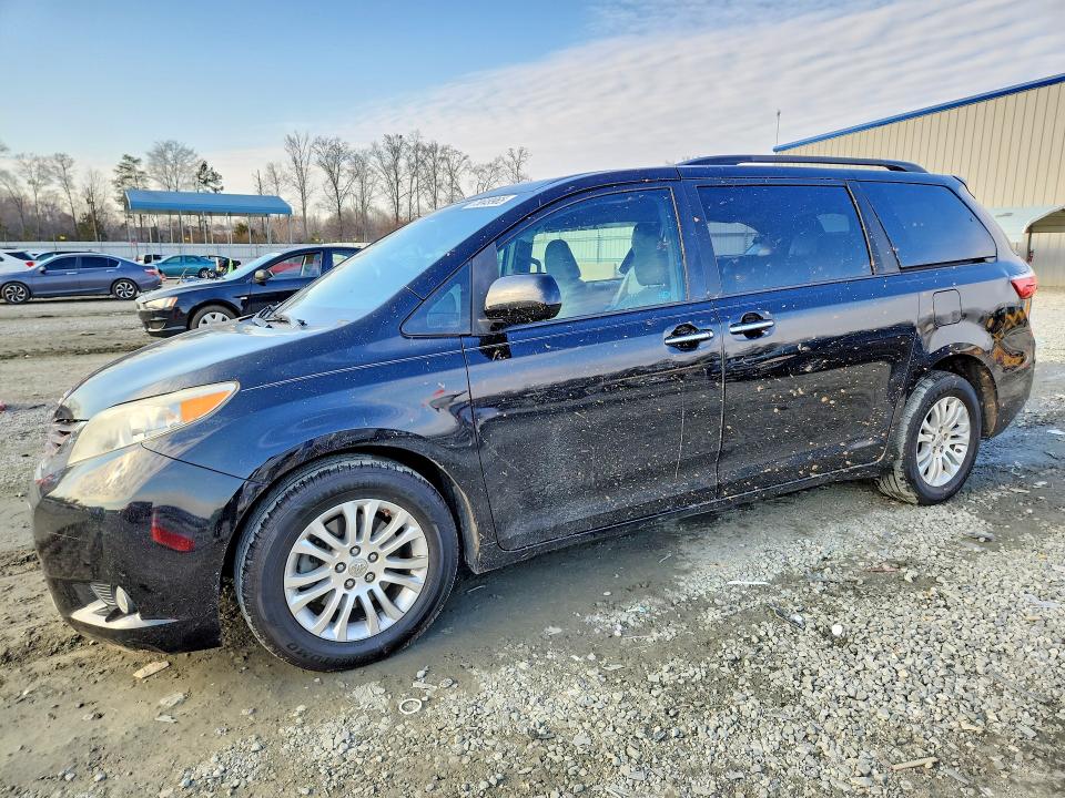 75649965 :رقم المزاد ، 5TDYK3DC3GS729958 vin ، 2016 Toyota Sienna Xle مزاد بيع