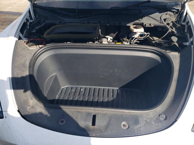 74568225 :رقم المزاد ، 5YJYGDEE4MF096670 vin ، 2021 Tesla Model Y مزاد بيع