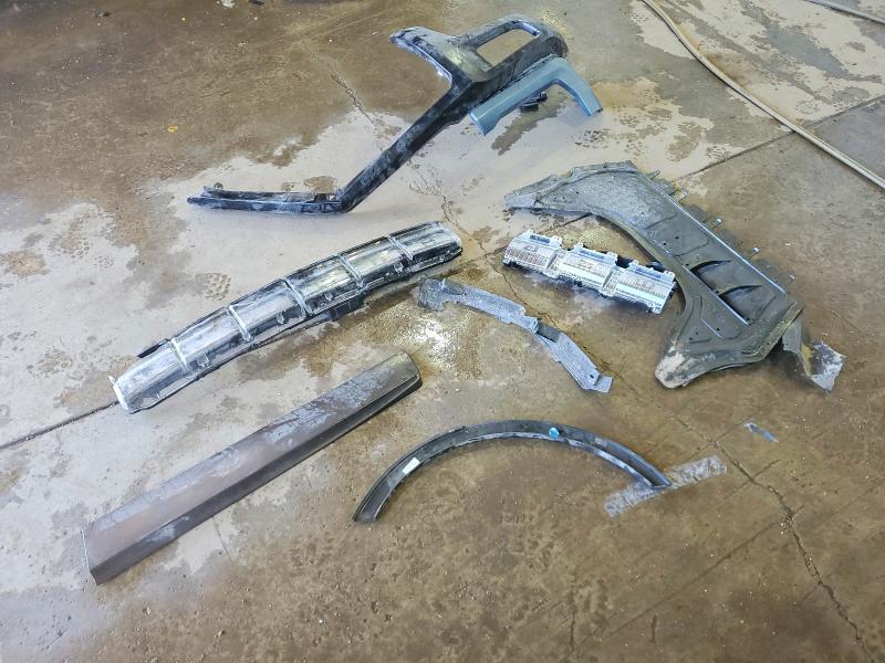74110405 :رقم المزاد ، 1GKB0SDC8RU109163 vin ، 2024 Gmc Hummer Suv مزاد بيع