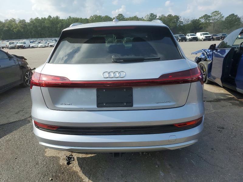 Продаж на аукціоні авто 2022 Audi E-tron, vin: WA1LAAGEXNB040609, номер лоту: 99938335