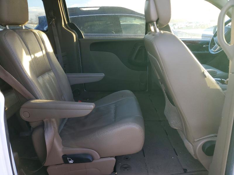 98697835 :رقم المزاد ، 2C4RC1BG1GR185688 vin ، 2016 Chrysler Town & Country مزاد بيع