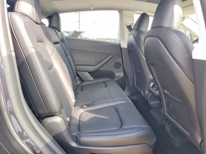 74670845 :رقم المزاد ، 7SAYGAEE1SF302445 vin ، 2025 Tesla Model Y مزاد بيع