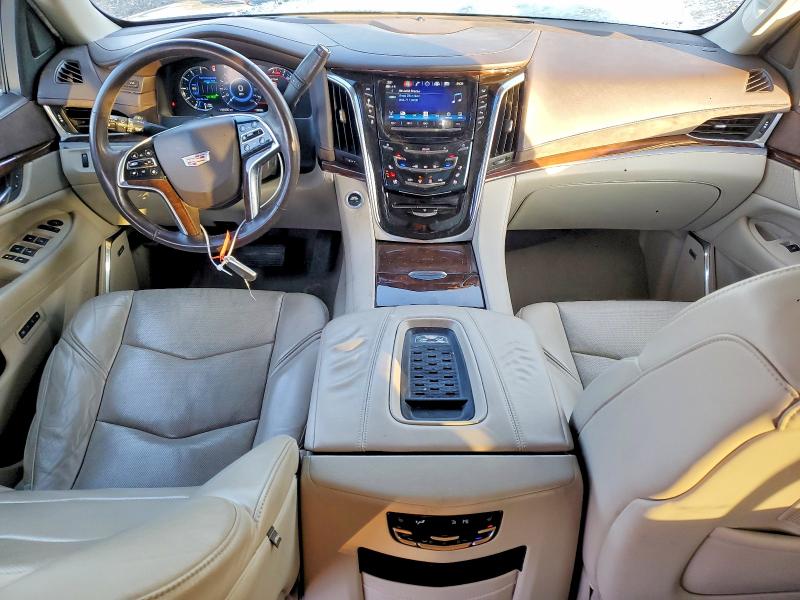98846405 :رقم المزاد ، 1GYS4HKJ6HR355256 vin ، 2017 Cadillac Escalade مزاد بيع