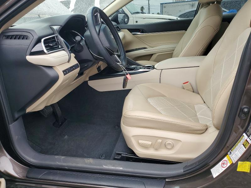 74758305 :رقم المزاد ، 4T1B11HK7JU004750 vin ، 2018 Toyota Camry مزاد بيع
