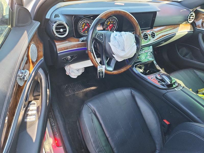 99831035 :رقم المزاد ، WDDZF4JB8HA102333 vin ، 2017 Mercedes-benz E مزاد بيع