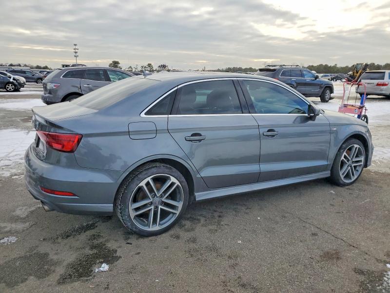 Продажа на аукционе авто 2018 Audi A3, vin: WAUJ8GFF8J1011306, номер лота: 99483445