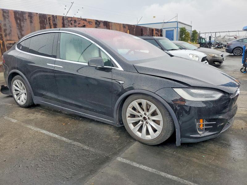 2017 Tesla Model X მანქანა იყიდება აუქციონზე, vin: 5YJXCBE24HF059643, აუქციონის ნომერი: 74456415