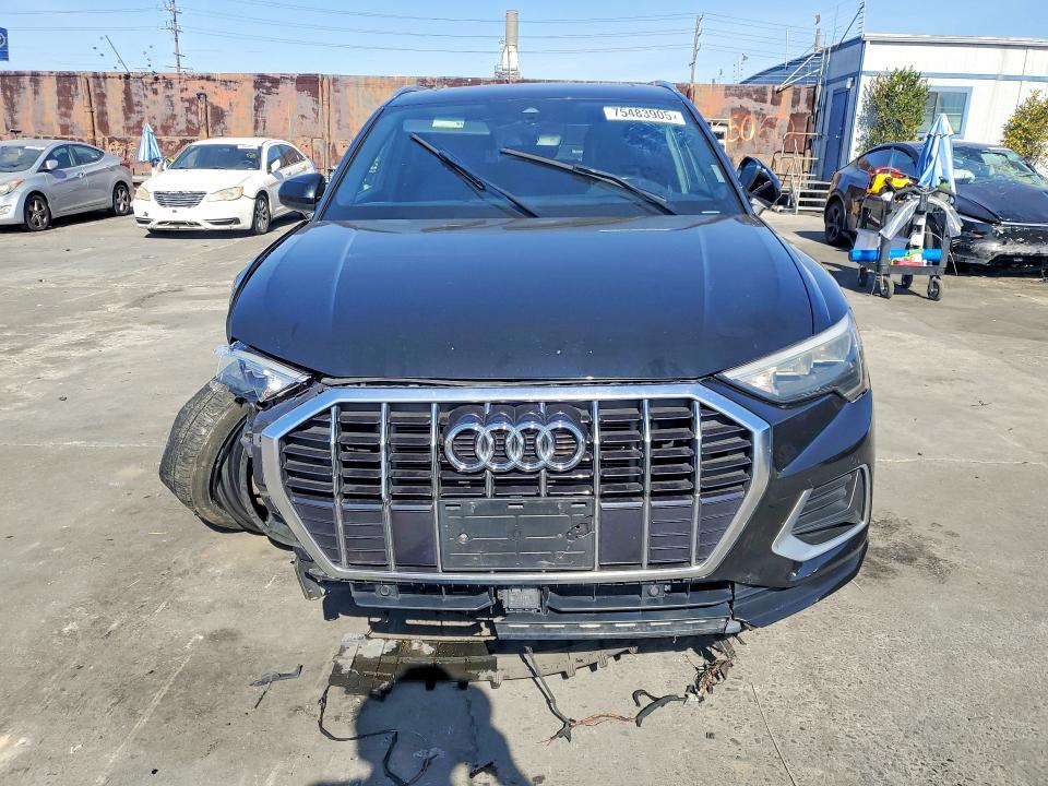 75483905 :رقم المزاد ، WA1AUCF32N1035811 vin ، 2022 Audi Q3 مزاد بيع