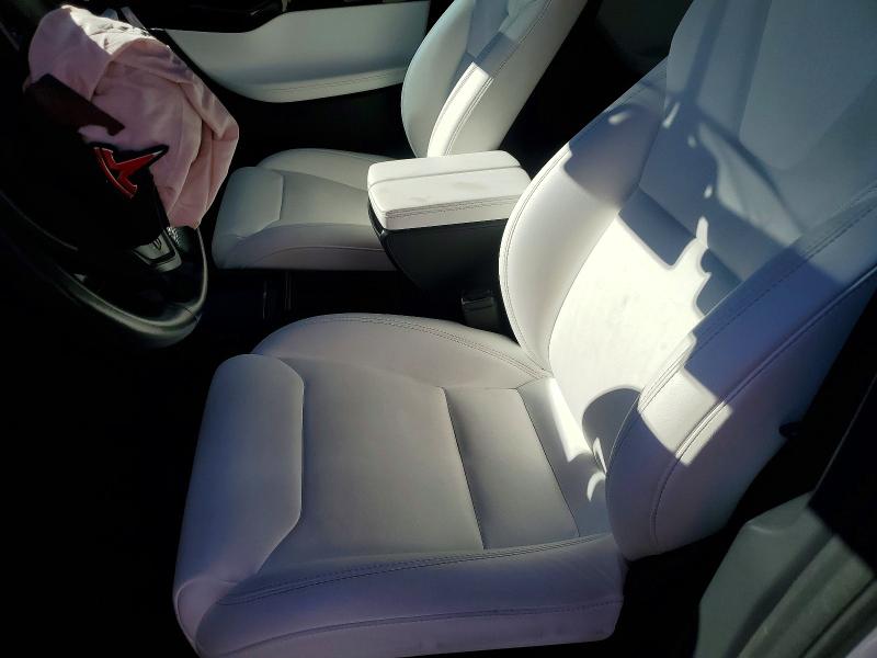 72753575 :رقم المزاد ، 5YJXCBE23JF121846 vin ، 2018 Tesla Model X مزاد بيع