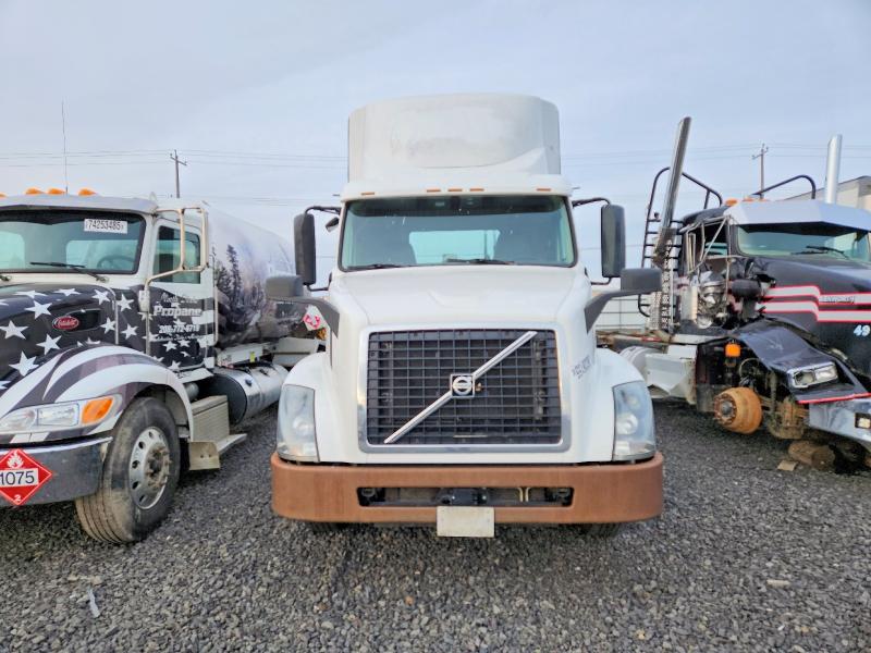 2018 Volvo Vn Vnl მანქანა იყიდება აუქციონზე, vin: 4V4N39EH7JN987933, აუქციონის ნომერი: 86336155