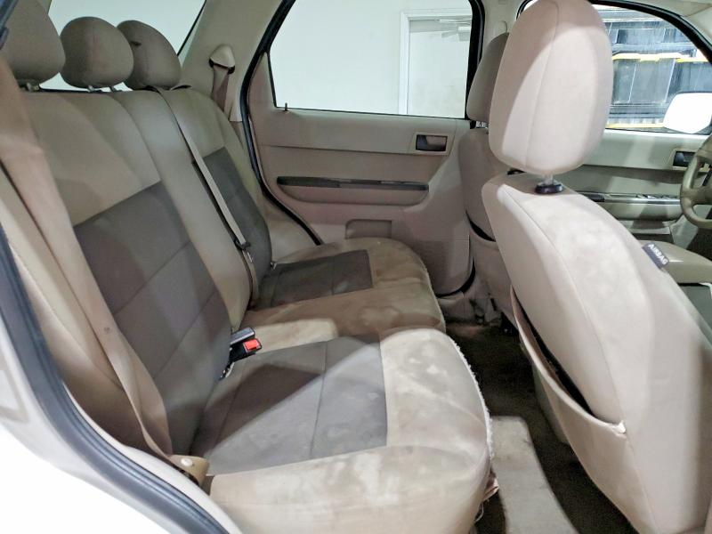 2008 Ford Escape მანქანა იყიდება აუქციონზე, vin: 1FMCU03128KE62044, აუქციონის ნომერი: 73692045