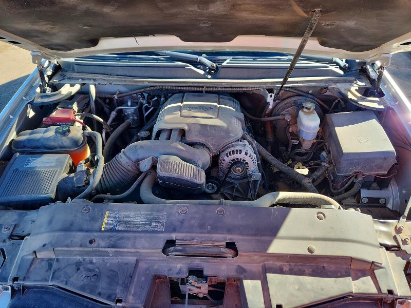 2011 Chevrolet Suburban მანქანა იყიდება აუქციონზე, vin: 1GNSKJE31BR125493, აუქციონის ნომერი: 73668245
