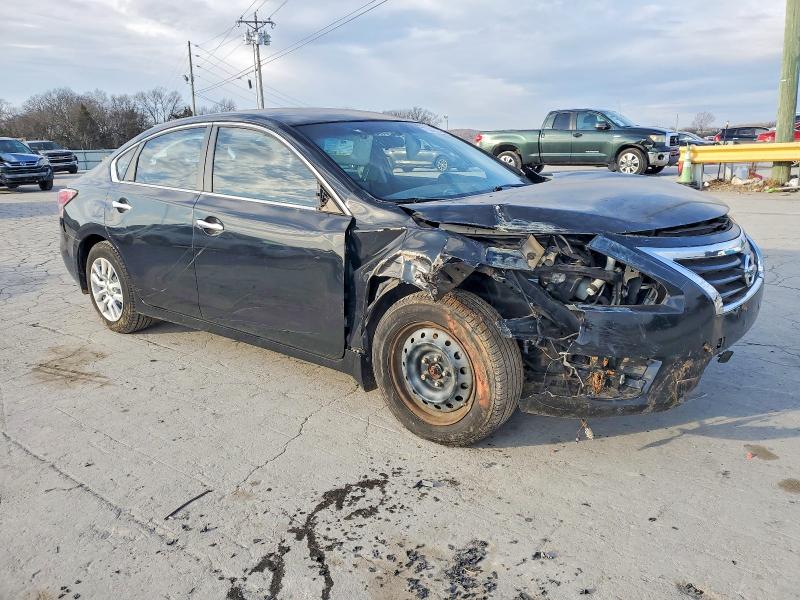 2015 Nissan Altima მანქანა იყიდება აუქციონზე, vin: 1N4AL3AP2FN335657, აუქციონის ნომერი: 66771756
