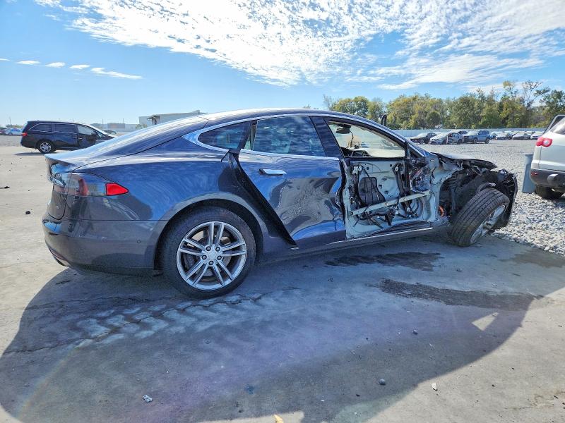 Auction sale of the 2015 Tesla Model S, vin: 5YJSA1H11FF085868, lot number: 75013835