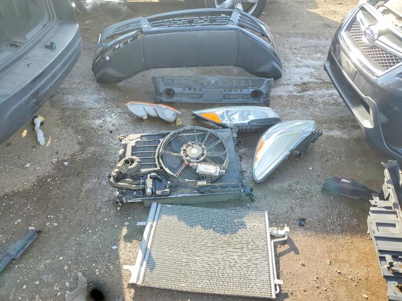 99261645 :رقم المزاد ، 1FMCU0F75FUA91446 vin ، 2015 Ford Escape مزاد بيع